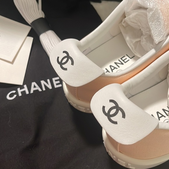 CHANEL PINK LOGO WEEKENDERS TENNIS SHOES NWT💐 - Picture 7 of 10